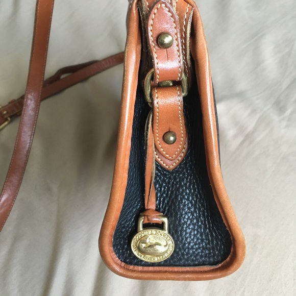 Vintage Dooney and Bourke Purse - Picture 3 of 8